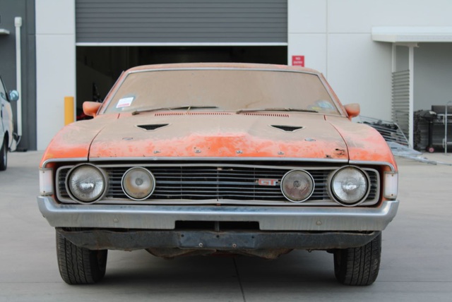 Xe đồng nát bị bỏ hoang 32 năm bỗng bán được giá kỷ lục - 4