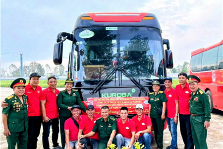 Ấm lòng những chuyến xe 0 đồng – Ngọn lửa ấm giữa giông bão