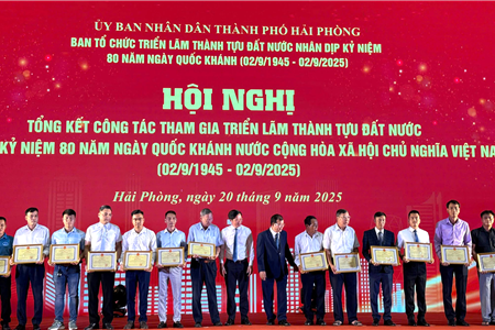 Công Ty CP TM Du Lịch & Dịch Vụ Kuroba Vinh Dự Nhận Bằng Khen Của UBND TP Hải Phòng